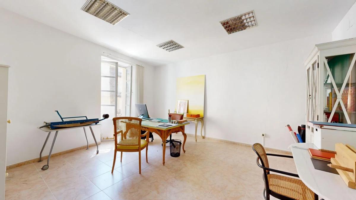 Sale of apartment in Plaza Santísima Faz, Alicante
photo 1