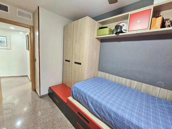 Продажа квартиры в Calle Pintor Otilio Serrano, Аликанте photo 1