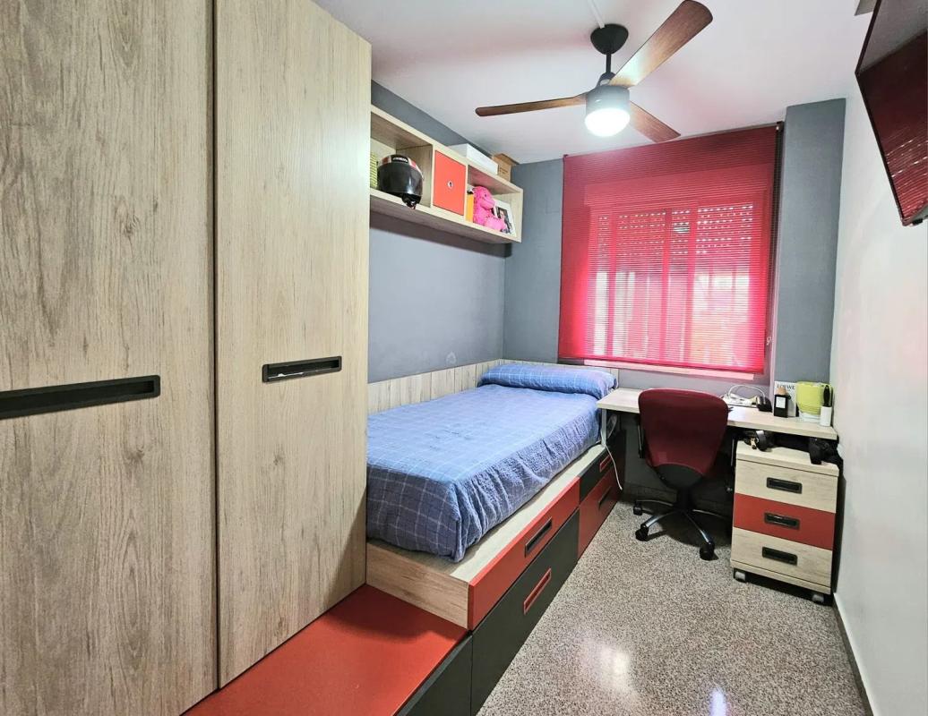 Продажа квартиры на Calle Pintor Otilio Serrano, Аликанте / Алакант
 photo 2