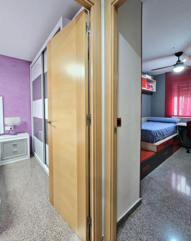 Продажа квартиры на Calle Pintor Otilio Serrano, Аликанте / Алакант
 photo 4