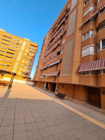 Продажа квартиры в  Calle de Ramón Gómez Sempere, 46, Аликанте photo