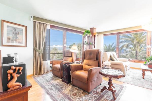 Продажа квартиры в Calle Ingeniero Lafarga, 2, Аликанте photo 1