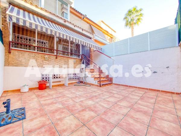 Chalet adosado photo 1