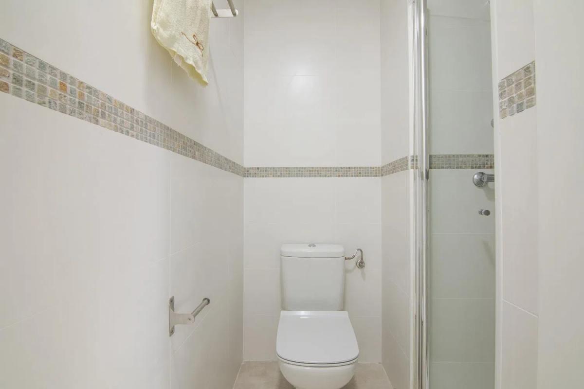 Sale of apartment in Barrio Centro Tradicional, Alicante
photo 1