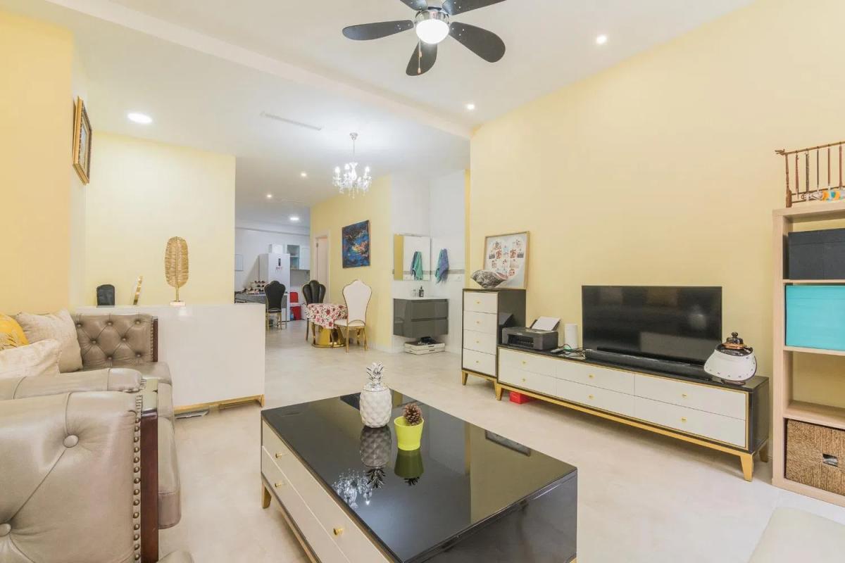 Sale of apartment in Barrio Centro Tradicional, Alicante
photo 5