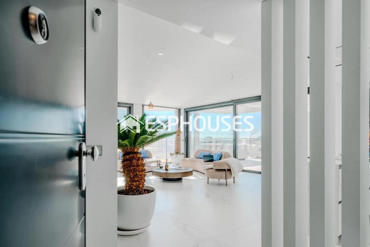 Sale of apartment in Playa de Poniente, Benidorm
photo 2