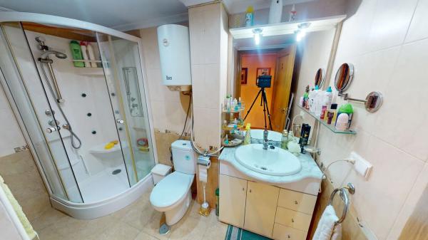 Studio for sale in Avenida de Portugal, Benidorm photo 3
