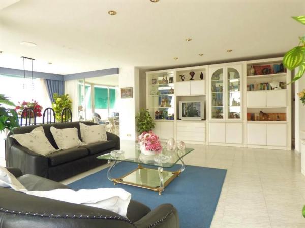 Apartment for sale in  Avenida de Madrid, Benidorm photo 4