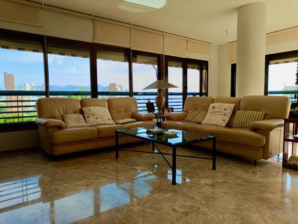 Piso en venta en Playa de Poniente, Benidorm photo 1