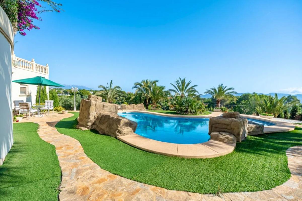 Venta de chalet independiente en Urbanització el Planet, Benidorm
photo 1