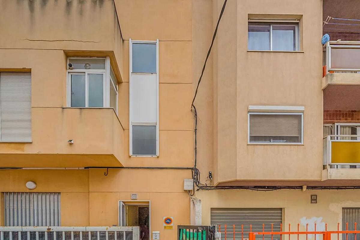 Sale of apartment in Calle de la Virgen de la Almudena, Benidorm
photo 2