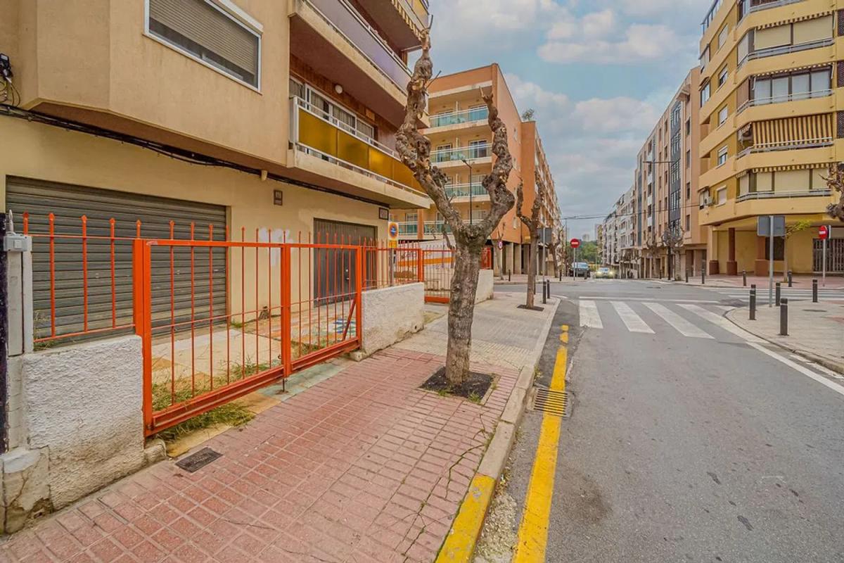 Sale of apartment in Calle de la Virgen de la Almudena, Benidorm
photo 4