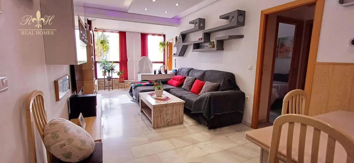 Sale of apartment in Calle Presidente Adolfo Suárez, Benidorm
 photo 2
