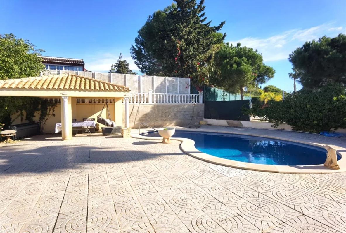 Properties for sale and rent in Spain photo 5