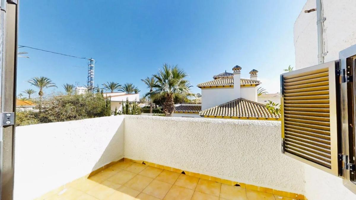 Properties for sale and rent in Spain photo 3