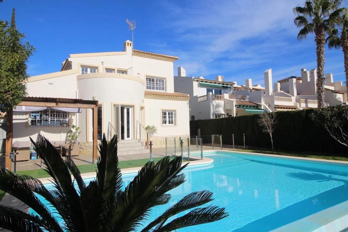 Properties for sale and rent in Spain photo 1