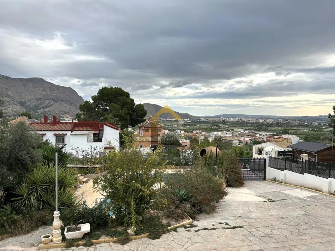 Sale of independent chalet in Montepinar-La Aparecida-Raiguero, Orihuela
photo 2
