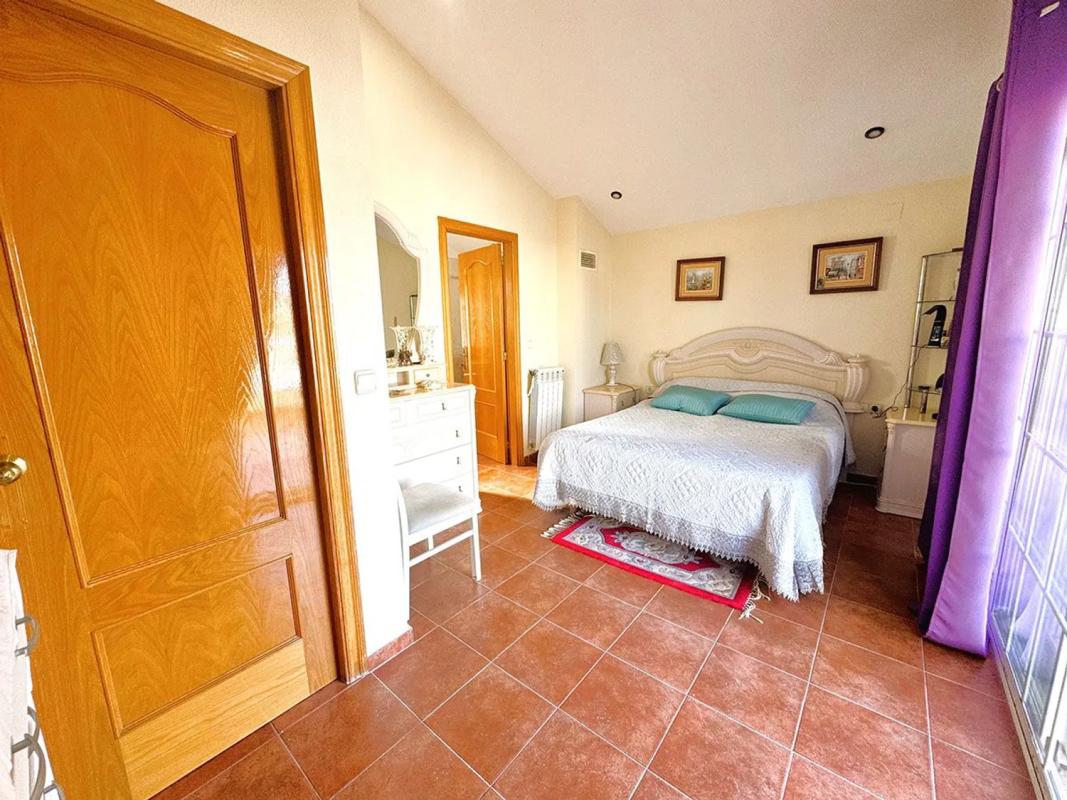 Properties for sale and rent in Spain photo 5