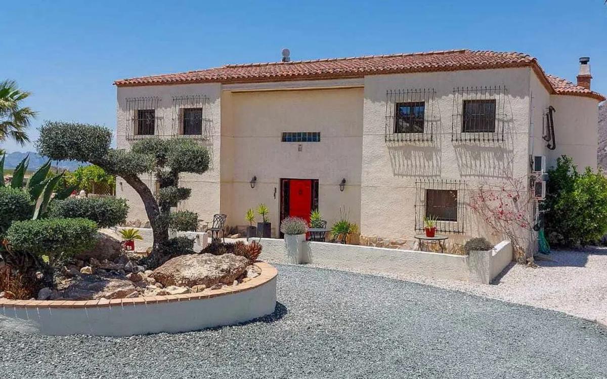 Properties for sale and rent in Spain photo 3