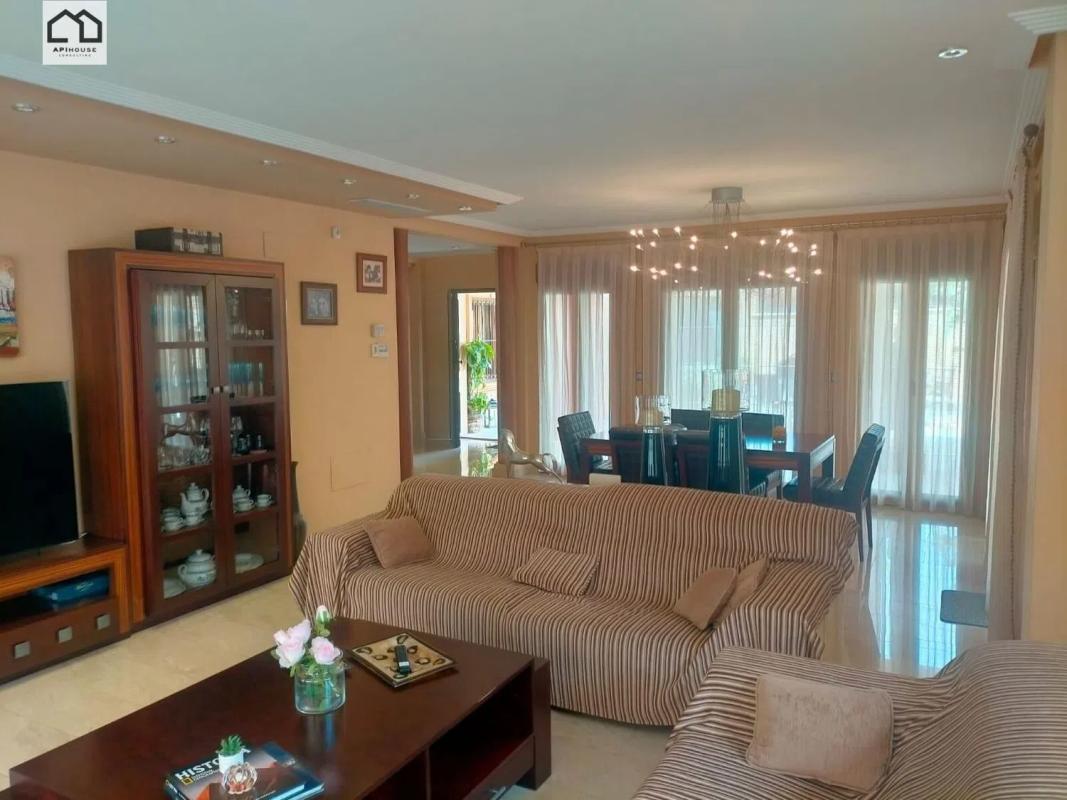Properties for sale and rent in Spain photo 2