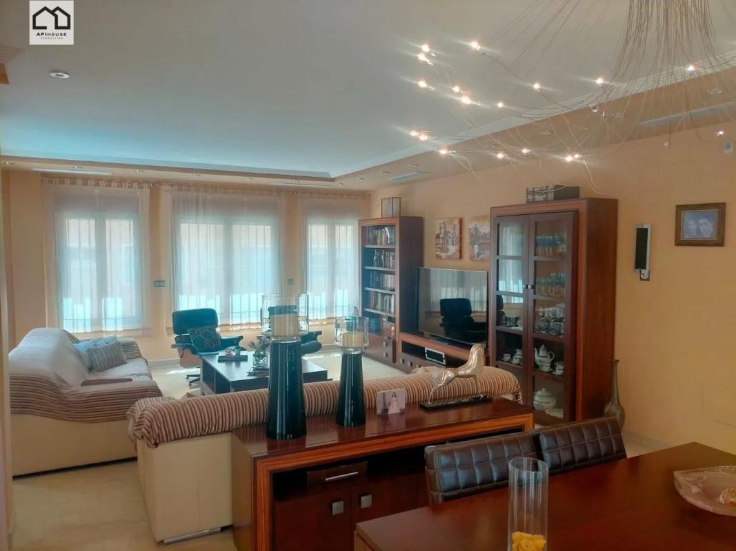 Properties for sale and rent in Spain photo 4