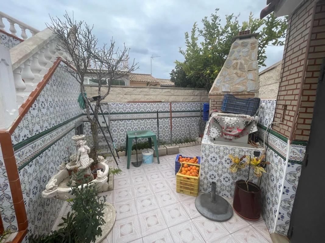 Properties for sale and rent in Spain photo 2