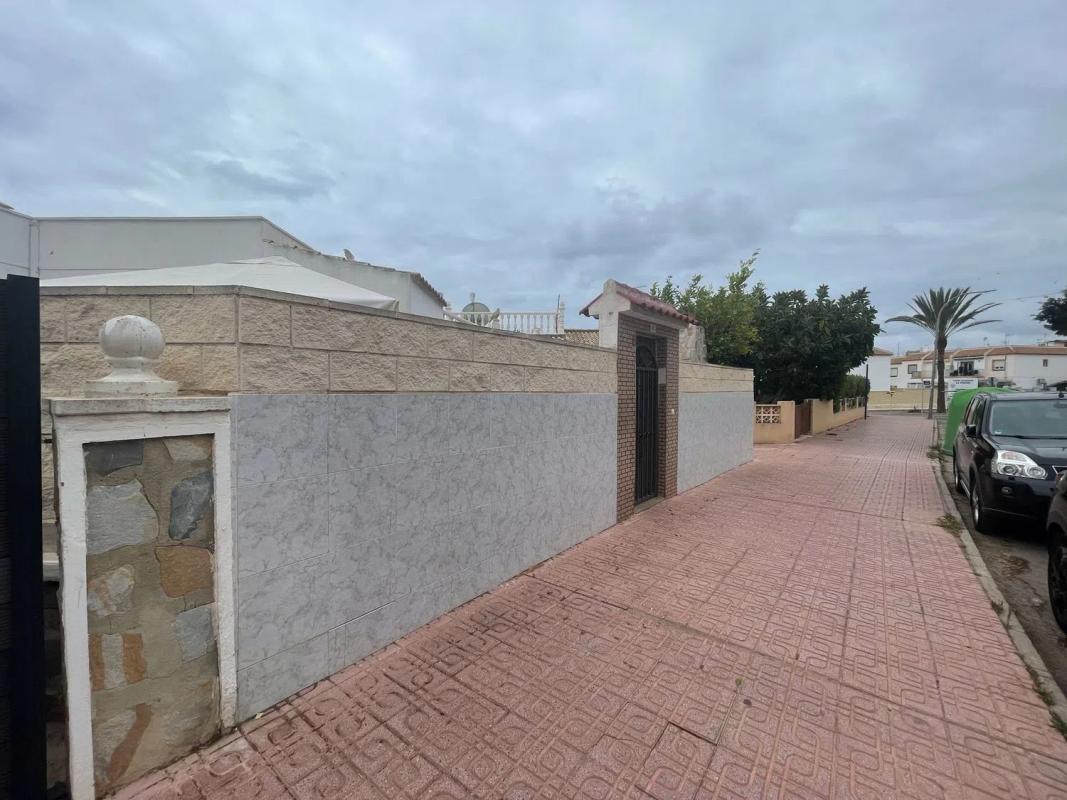 Properties for sale and rent in Spain photo 3