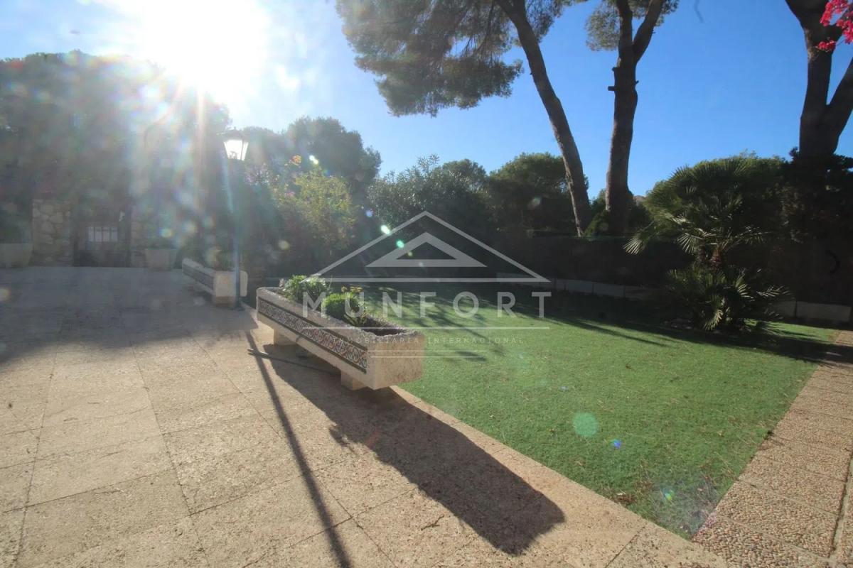 Sale of independent chalet in Barrio Lomas de Cabo Roig-Los Dolses, Orihuela
 photo 4