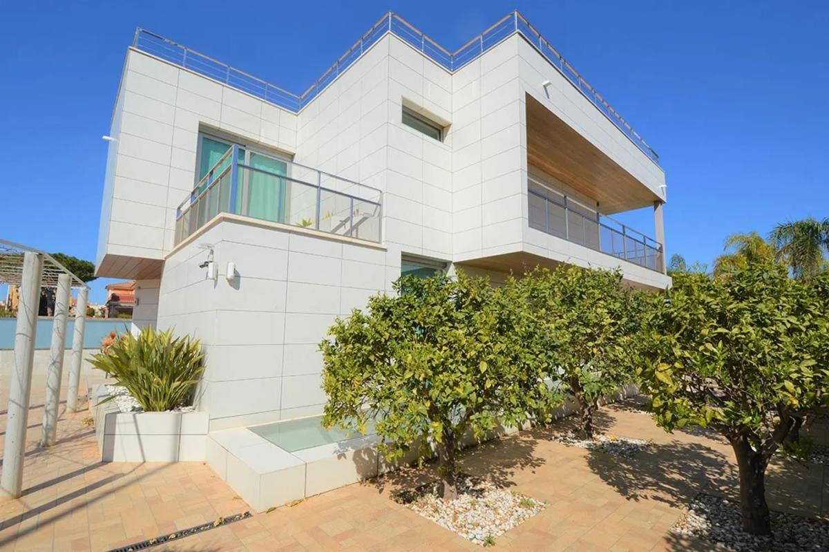 Properties for sale and rent in Spain photo 4