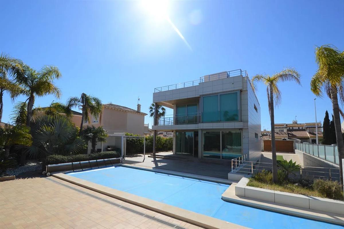 Properties for sale and rent in Spain photo 5