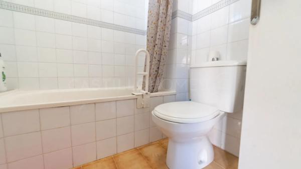 Piso en venta en  Calle Magallanse, 5, Torrevieja photo 2