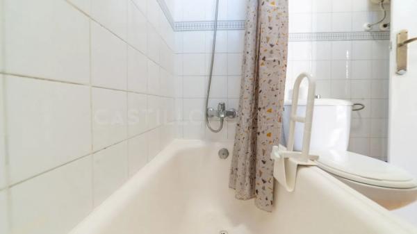 Piso en venta en  Calle Magallanse, 5, Torrevieja photo 3
