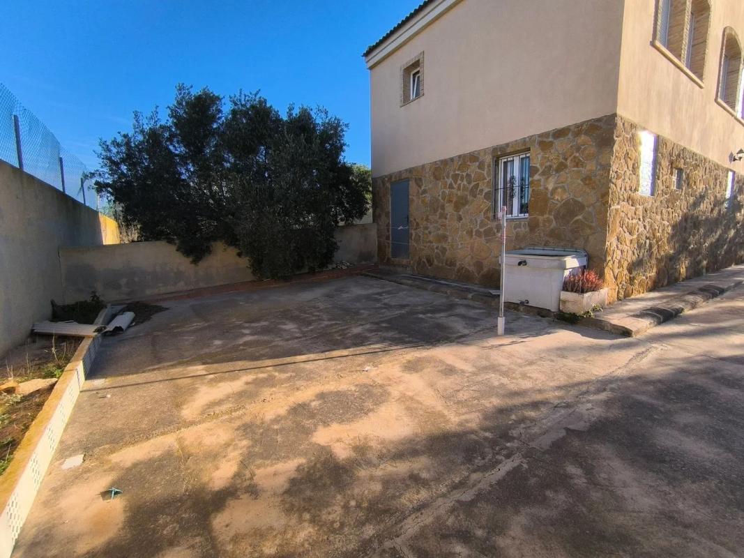 Properties for sale and rent in Spain photo 3