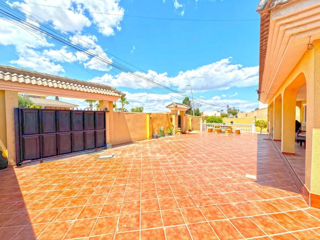 Продажа отдельного шале в Calle Levante Bal, 33, Торревьеха photo 4