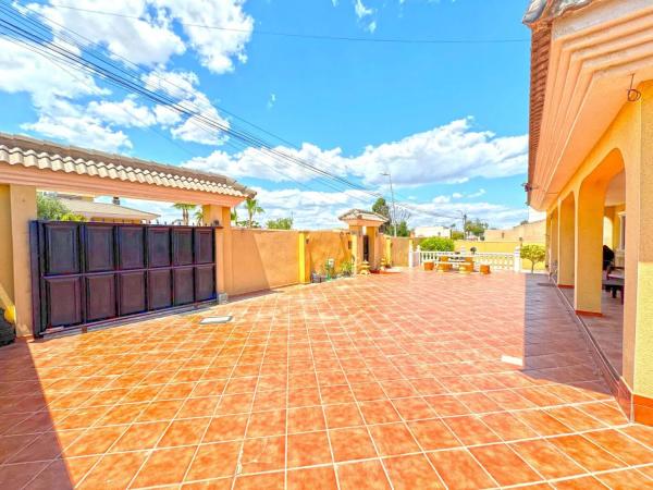 Частный шале на продаже в  Calle Levante Bal, 33, Торревьеха photo 4