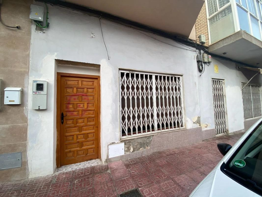 Venta de estudio en Avenida Diego Ramírez Pastor, 163, Torrevieja photo 1