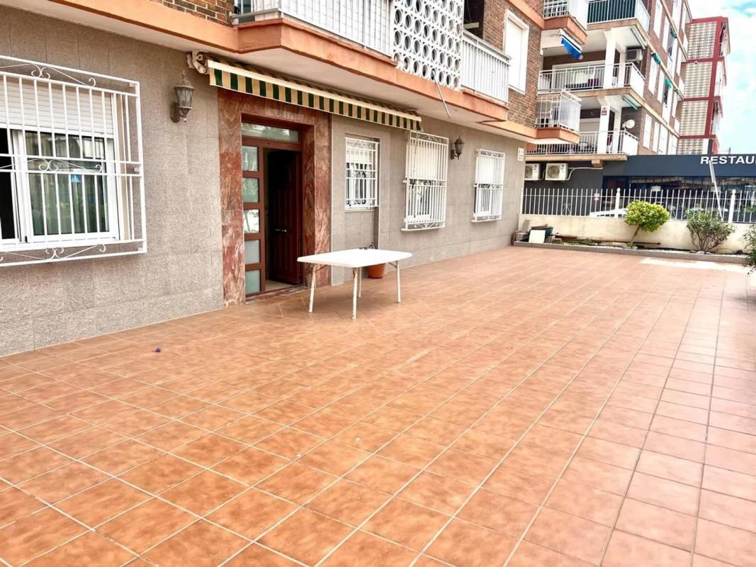 Venta de piso en Barrio El Molino, Torrevieja
photo 1