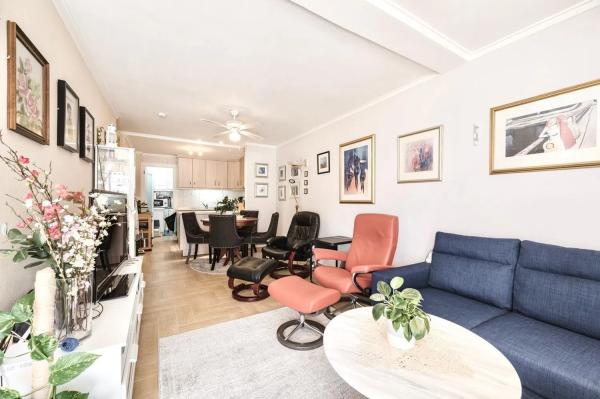 Chalet independiente en venta en  Barrio Centro - Muelle Pesquero, Torrevieja photo 4