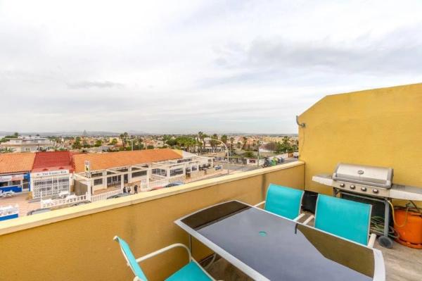 Duplex for sale in Calle Rembrandt, Torrevieja photo 4