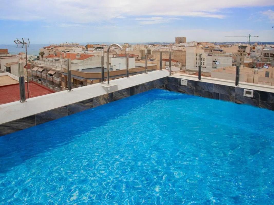 Venta de piso en Barrio Las Piscinas Naturales, Torrevieja
photo 1