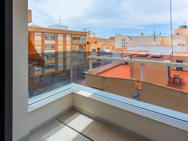 Piso en venta en Barrio Las Piscinas Naturales, Torrevieja thumbnail 3