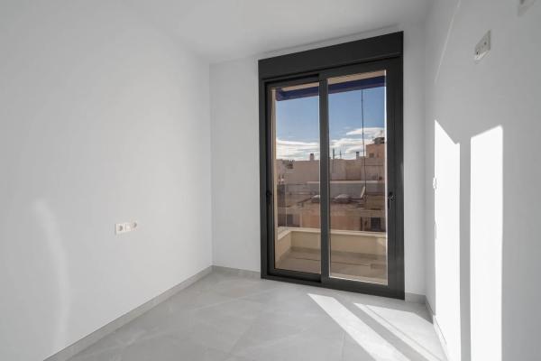 Apartment for sale in  Calle Ramón Gallud, Torrevieja photo 1