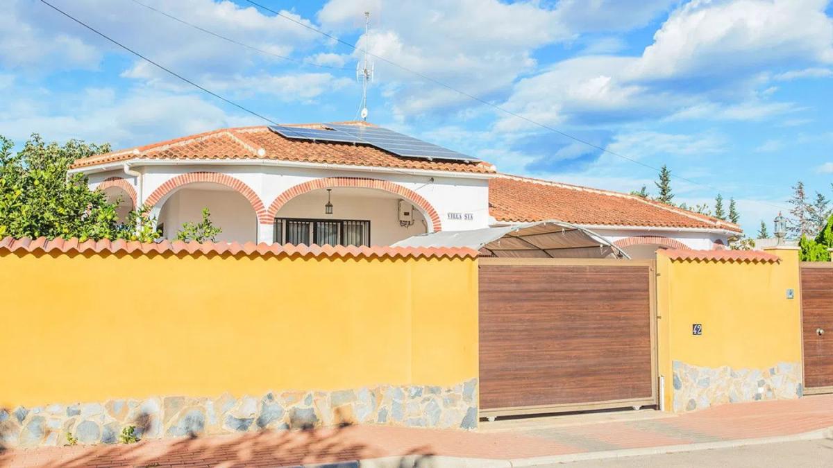 Venta de chalet independiente en Calle Germanías Bal, Torrevieja
photo 1