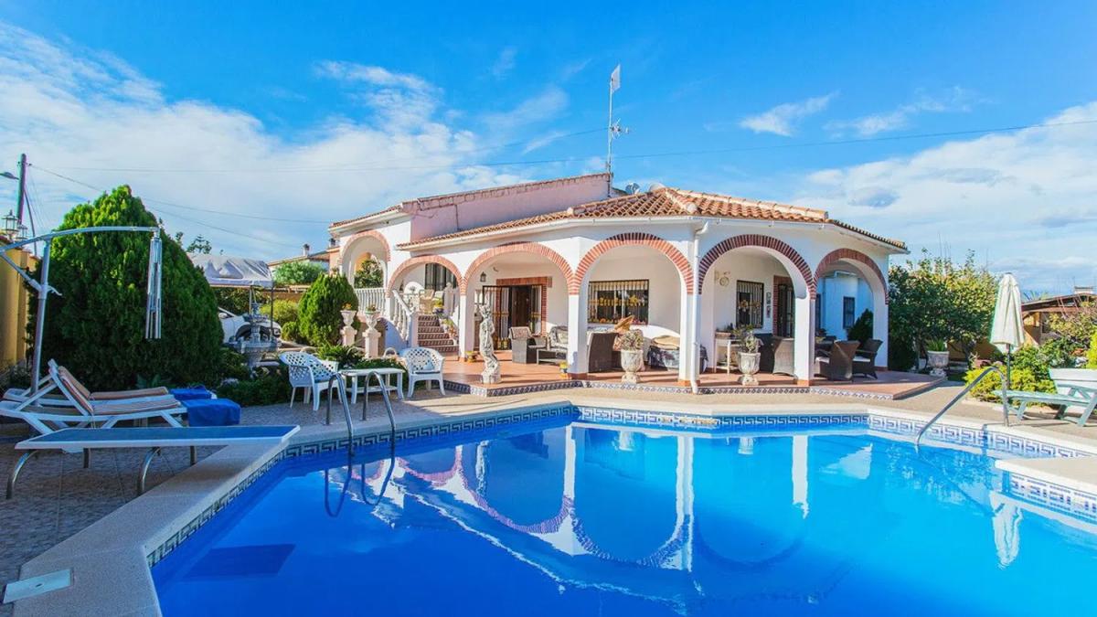 Venta de chalet independiente en Calle Germanías Bal, Torrevieja
photo 2