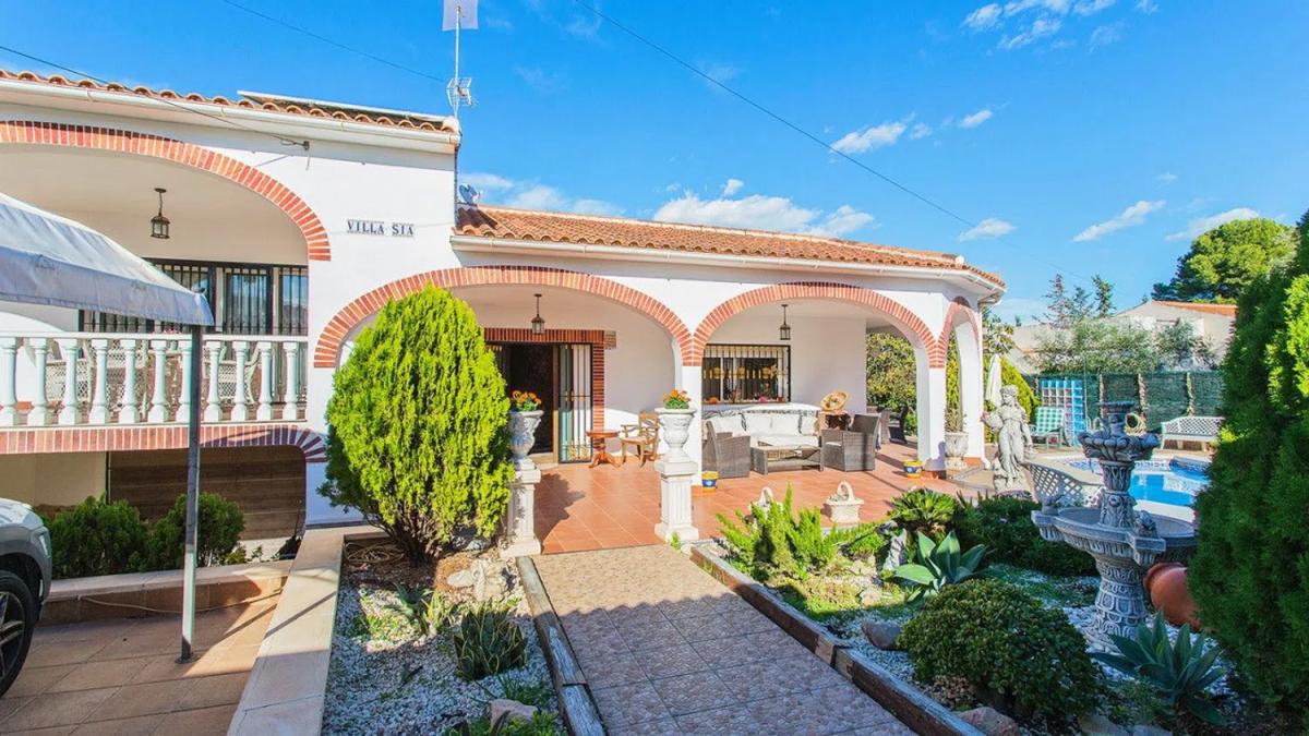 Venta de chalet independiente en Calle Germanías Bal, Torrevieja
photo 5