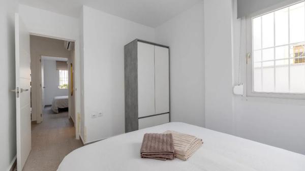 Chalet independiente en venta en  Urbanizacion Parque Naciones, Torrevieja photo 4