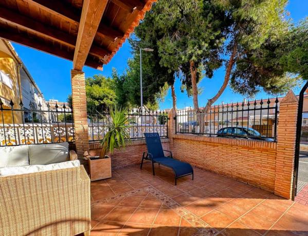Chalet adosado en calle Gaviotas thumbnail 3