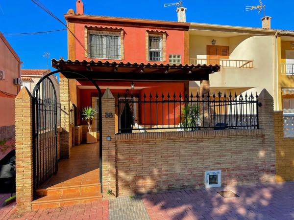 Chalet adosado en calle Gaviotas photo 4