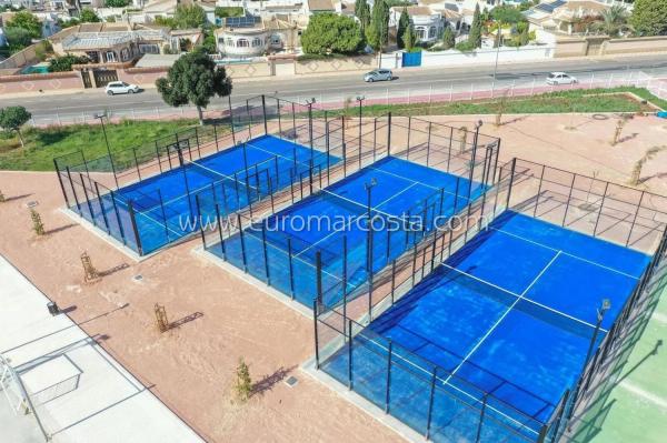 Estudio en venta en Avenida Robleda, Torrevieja photo 1