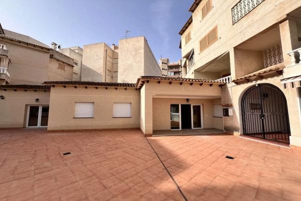 Продажа квартиры в  Calle Helsinki s/n, Торревьеха photo 3